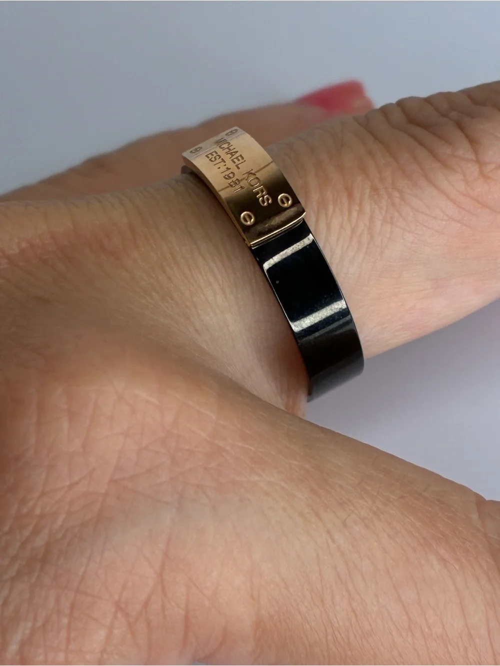 Vintage Black and Gold Plaque Ring - Size 9